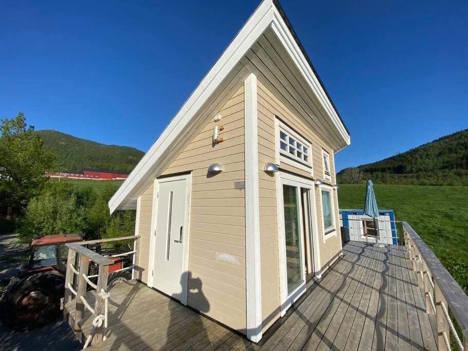 Lägenhet Minihus Med Drommeutsikt Til Sunnmorsalpene