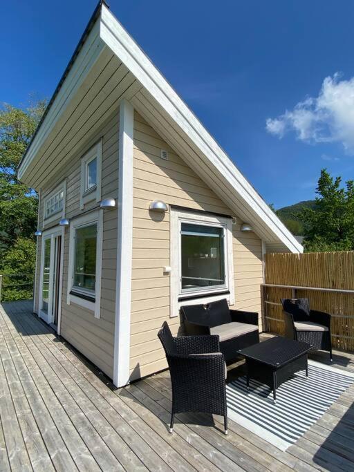 Lägenhet Minihus Med Drommeutsikt Til Sunnmorsalpene *